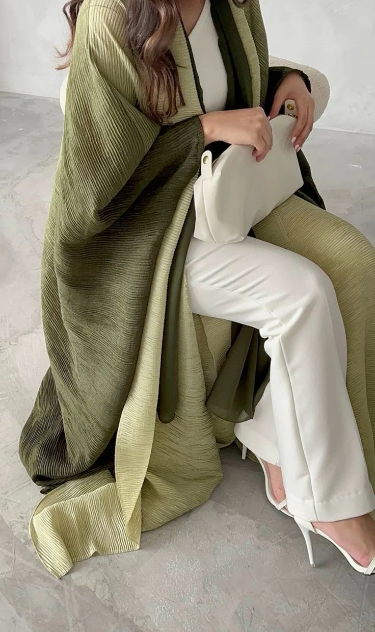 How to Choose the Perfect Modern Abaya for Your Body Type
