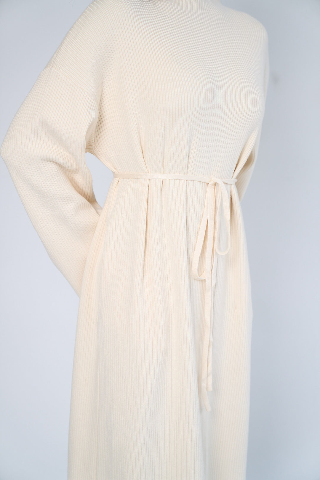 #color_off-white