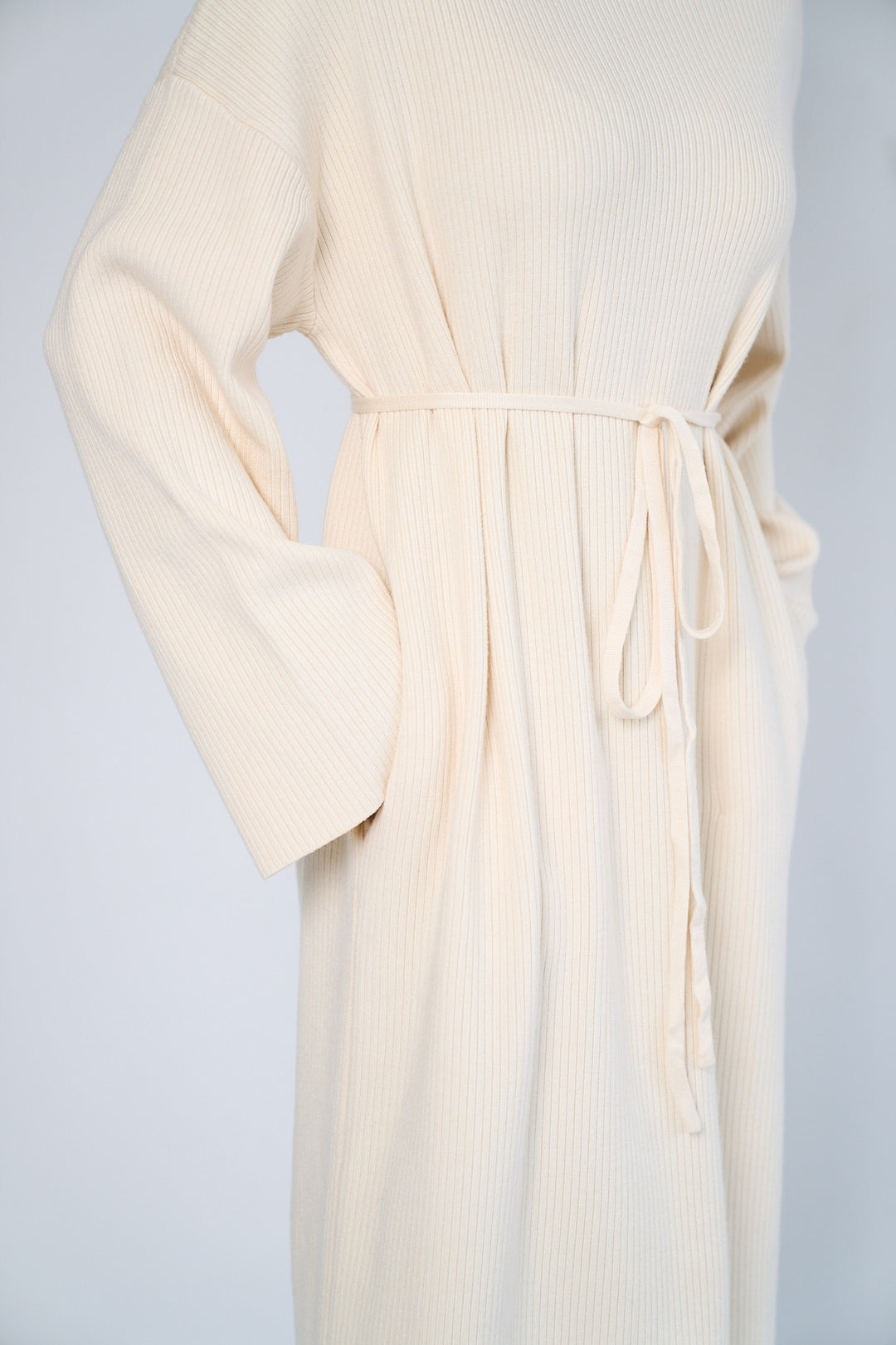 #color_off-white