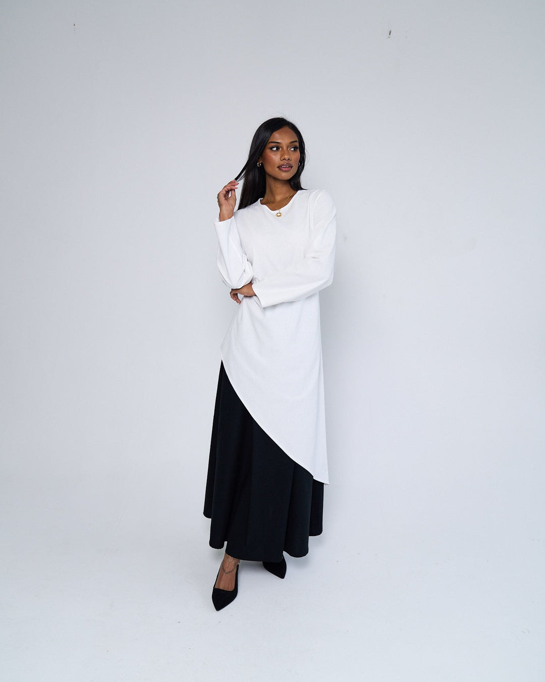 #color_white-top-black-skirt