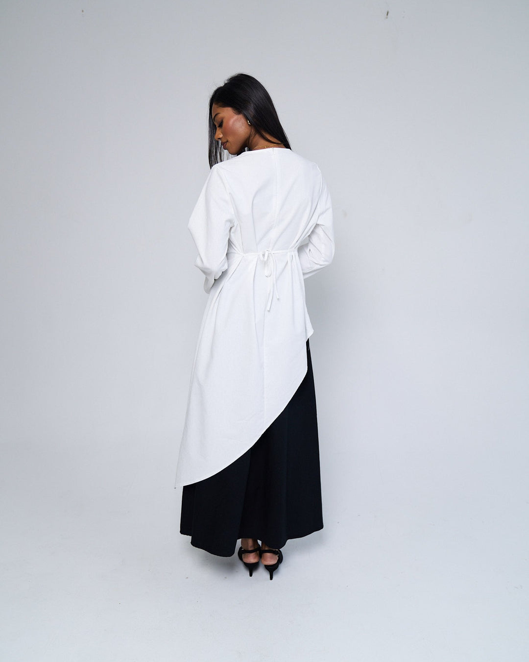 #color_white-top-black-skirt