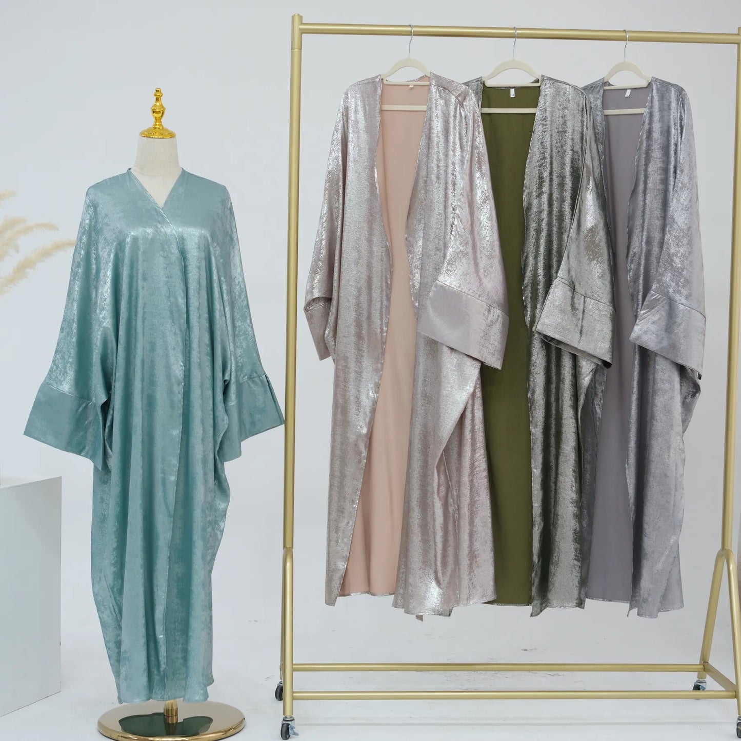 Farah Velvet Kimono