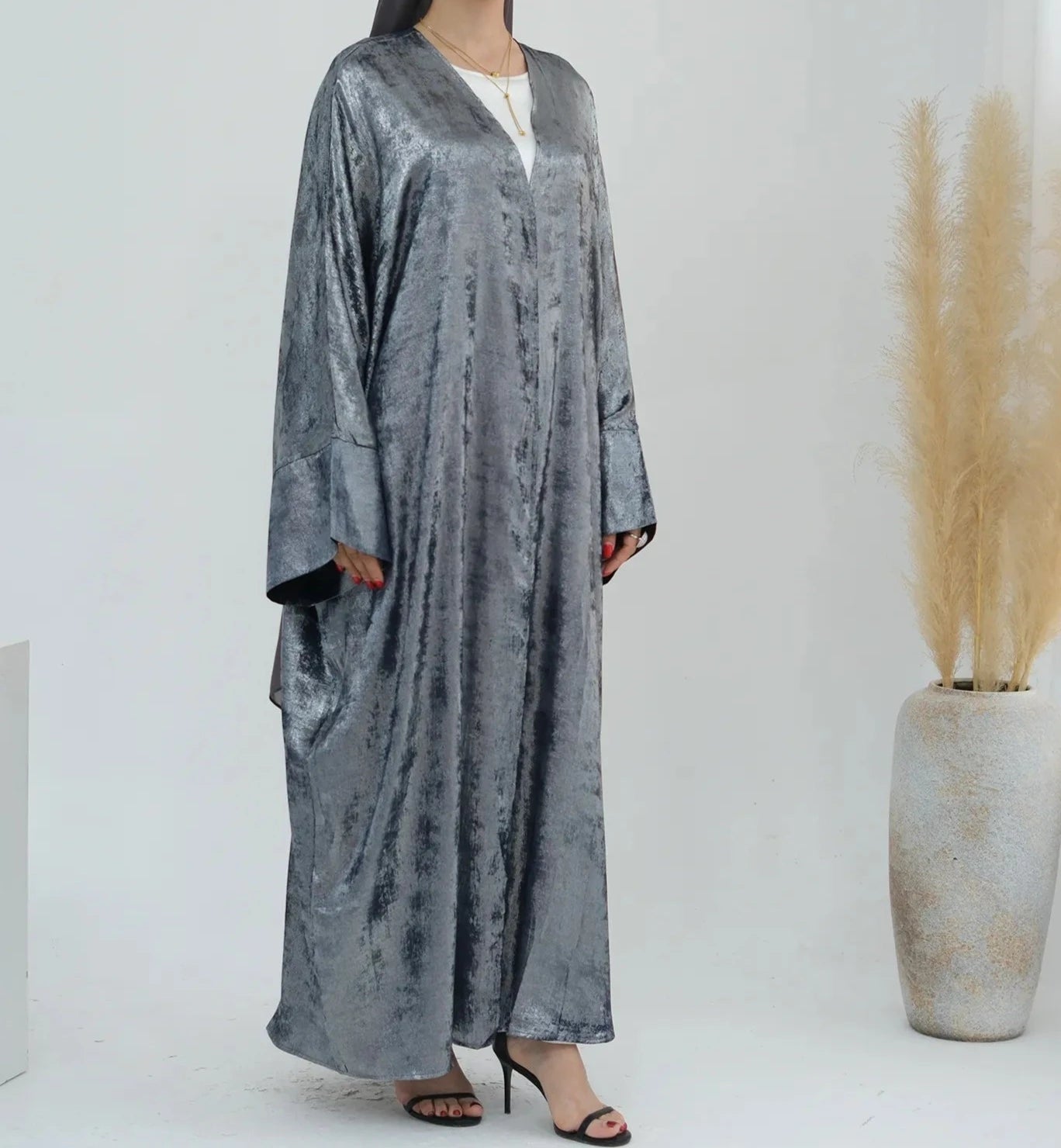 Farah Velvet Kimono