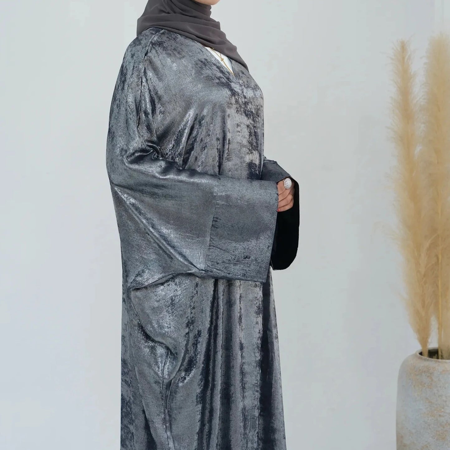 Farah Velvet Kimono